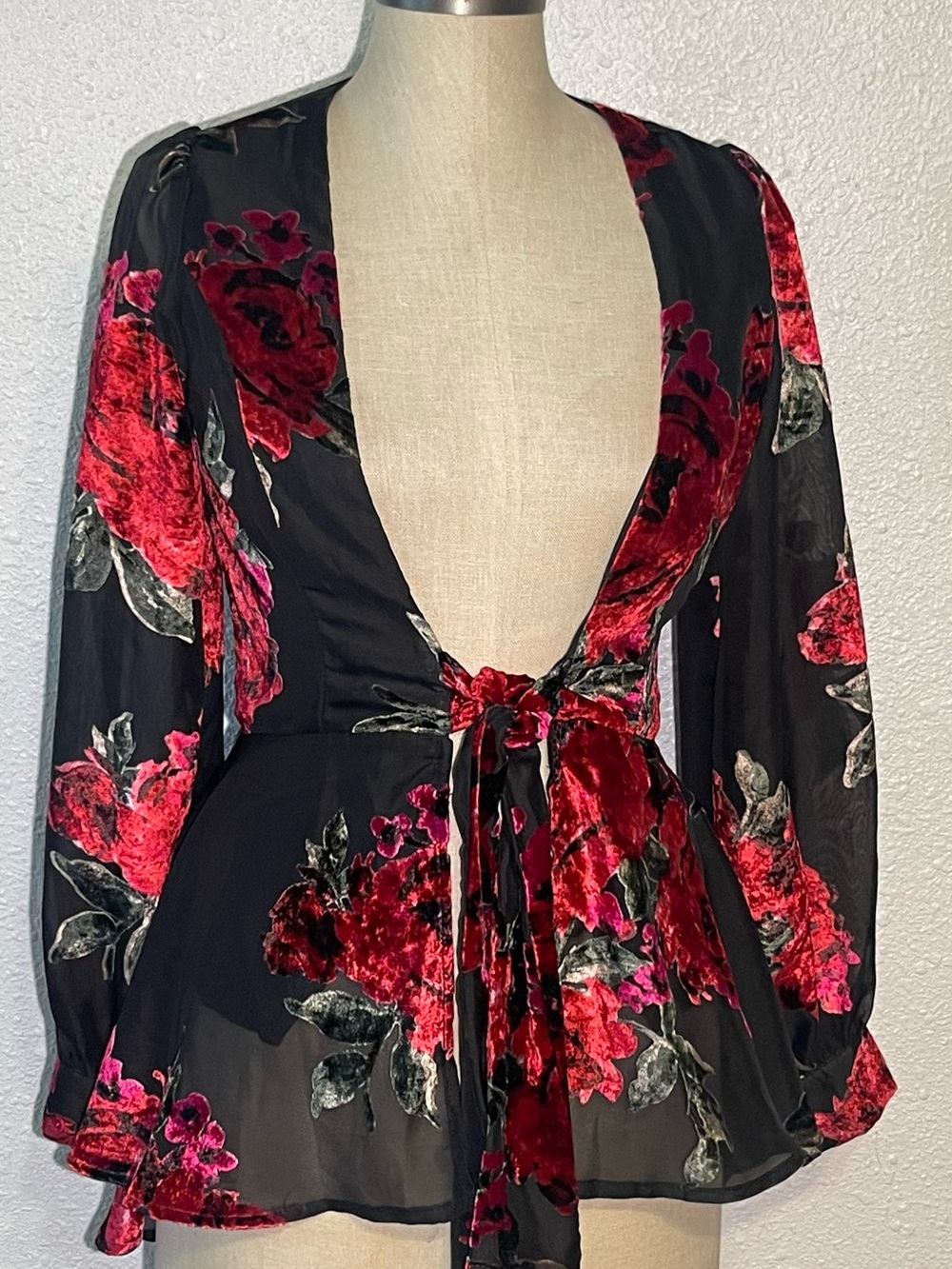 GB Women's Black Floral Tie-Front Velvet Burnout Top size small